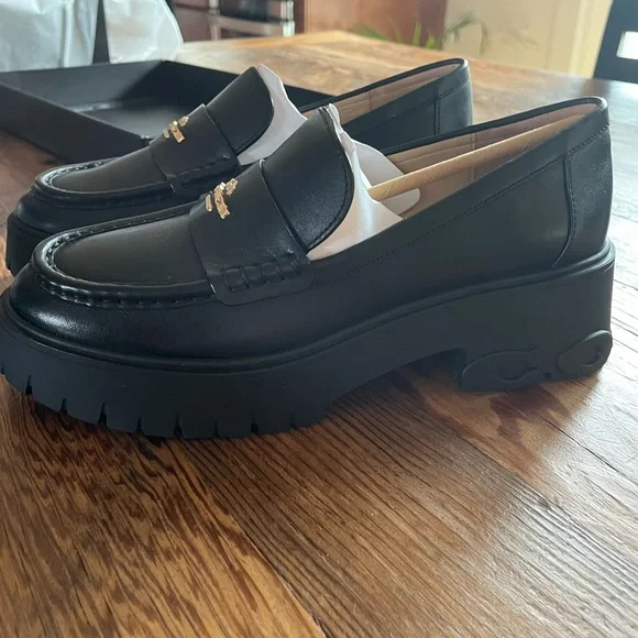 COACH ローファー (RUTHIE LTHR LOAFER) Shop Ruthie Loafer In Signature Canvas on Sale at